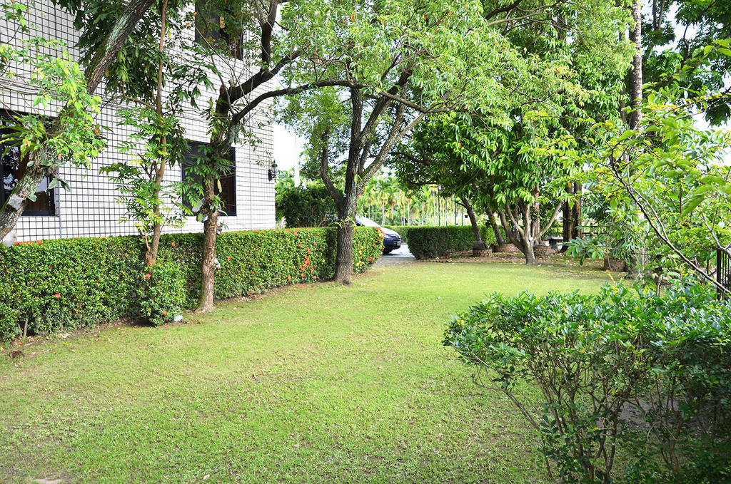 Kaohsiung Meinong Rabbit Paul Homestay B&B Mei-nung Exterior photo